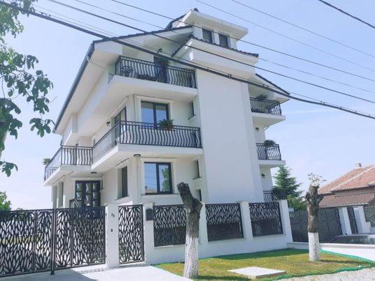 مبيت وإفطار بايلي أونو ماي Casa Leahu المظهر الخارجي الصورة